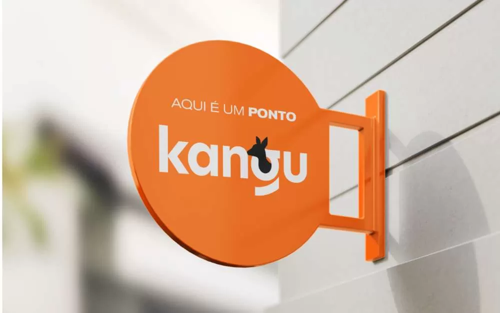 Placa com os dizeres: "aqui é um ponto Kangu"
